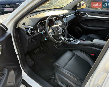 Белый МГ ZS EV, объемом двигателя 0 л и пробегом 34 тыс. км за 14100 $, фото 15 на Automoto.ua