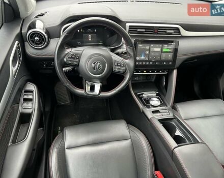 Белый МГ ZS EV, объемом двигателя 0 л и пробегом 32 тыс. км за 17969 $, фото 17 на Automoto.ua
