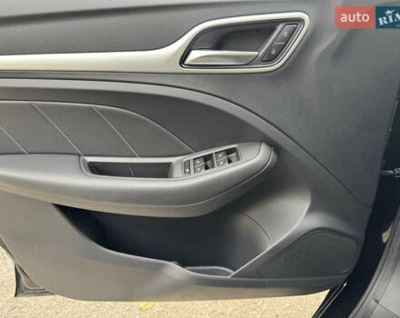 Черный МГ ZS EV, объемом двигателя 0 л и пробегом 98 тыс. км за 13500 $, фото 12 на Automoto.ua