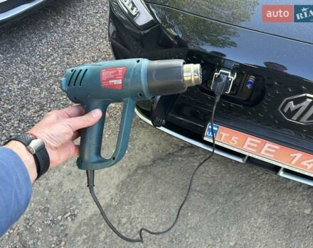 Чорний МГ ZS EV, об'ємом двигуна 0 л та пробігом 17 тис. км за 19550 $, фото 2 на Automoto.ua
