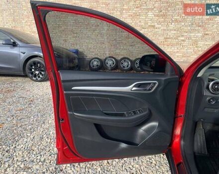 Красный МГ ZS EV, объемом двигателя 0 л и пробегом 77 тыс. км за 14299 $, фото 22 на Automoto.ua