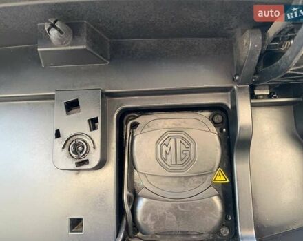 Красный МГ ZS EV, объемом двигателя 0 л и пробегом 77 тыс. км за 14299 $, фото 15 на Automoto.ua
