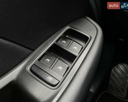 Красный МГ ZS EV, объемом двигателя 0 л и пробегом 76 тыс. км за 14500 $, фото 28 на Automoto.ua