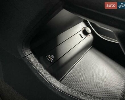 Красный МГ ZS EV, объемом двигателя 0 л и пробегом 76 тыс. км за 14500 $, фото 44 на Automoto.ua