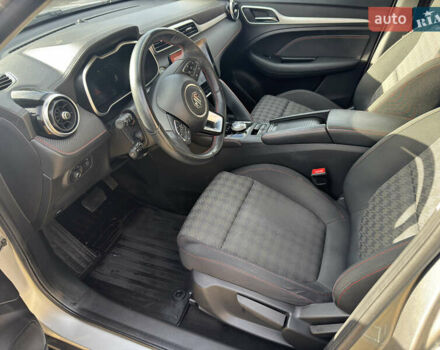 Серый МГ ZS EV, объемом двигателя 0 л и пробегом 28 тыс. км за 17900 $, фото 8 на Automoto.ua