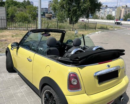 Жовтий Міні Cabrio, об'ємом двигуна 1.6 л та пробігом 85 тис. км за 8888 $, фото 6 на Automoto.ua