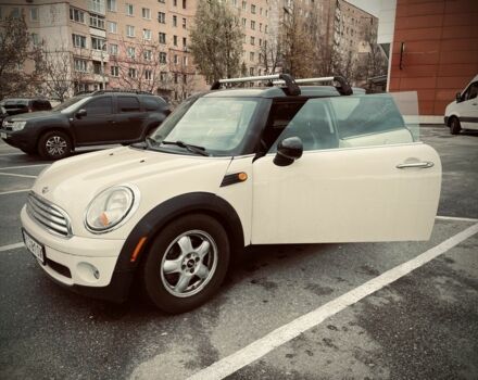 Белый Мини Клабмен, объемом двигателя 1.6 л и пробегом 117 тыс. км за 7800 $, фото 1 на Automoto.ua