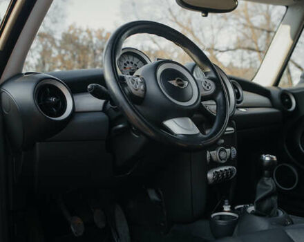 Білий Міні Клубмен, об'ємом двигуна 1.6 л та пробігом 200 тис. км за 7000 $, фото 9 на Automoto.ua