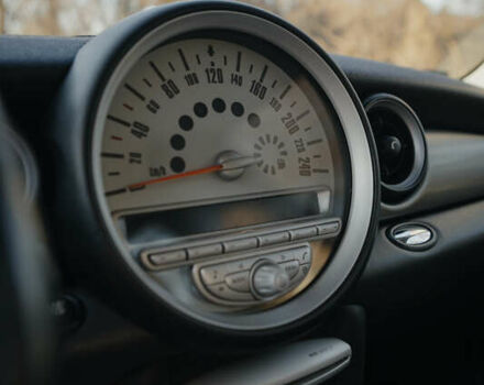 Білий Міні Клубмен, об'ємом двигуна 1.6 л та пробігом 200 тис. км за 6000 $, фото 6 на Automoto.ua