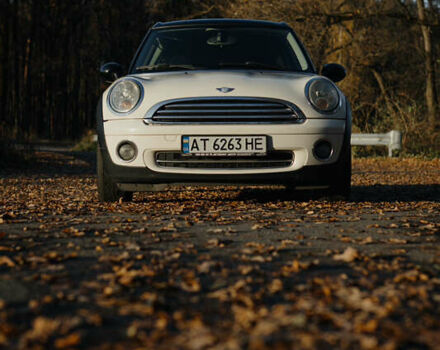 Білий Міні Клубмен, об'ємом двигуна 1.6 л та пробігом 200 тис. км за 6000 $, фото 2 на Automoto.ua