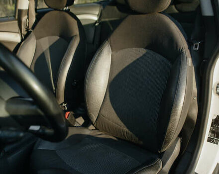 Білий Міні Клубмен, об'ємом двигуна 1.6 л та пробігом 200 тис. км за 7000 $, фото 7 на Automoto.ua