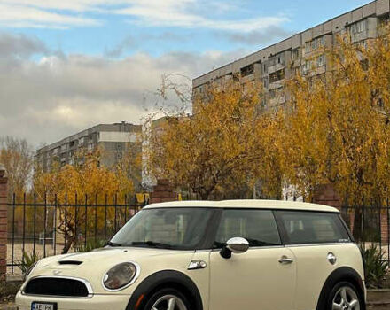 Белый Мини Клабмен, объемом двигателя 1.6 л и пробегом 198 тыс. км за 7900 $, фото 6 на Automoto.ua