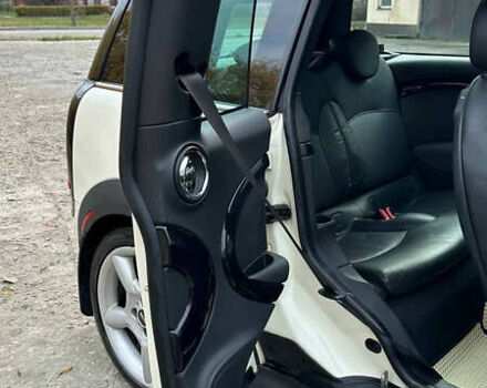 Белый Мини Клабмен, объемом двигателя 1.6 л и пробегом 198 тыс. км за 7900 $, фото 18 на Automoto.ua