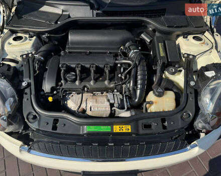 Белый Мини Клабмен, объемом двигателя 1.6 л и пробегом 198 тыс. км за 7900 $, фото 19 на Automoto.ua