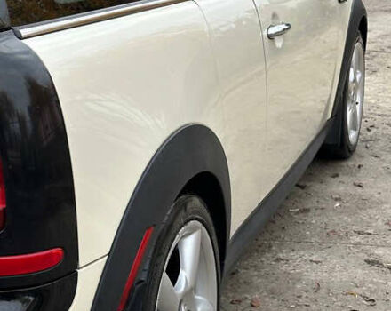 Белый Мини Клабмен, объемом двигателя 1.6 л и пробегом 198 тыс. км за 7900 $, фото 4 на Automoto.ua