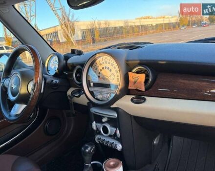 Білий Міні Клубмен, об'ємом двигуна 1.56 л та пробігом 324 тис. км за 9000 $, фото 27 на Automoto.ua