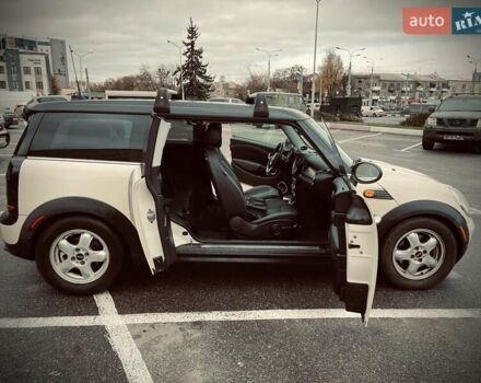 Белый Мини Клабмен, объемом двигателя 1.6 л и пробегом 117 тыс. км за 7800 $, фото 3 на Automoto.ua