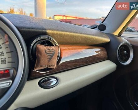 Білий Міні Клубмен, об'ємом двигуна 1.56 л та пробігом 324 тис. км за 9000 $, фото 21 на Automoto.ua