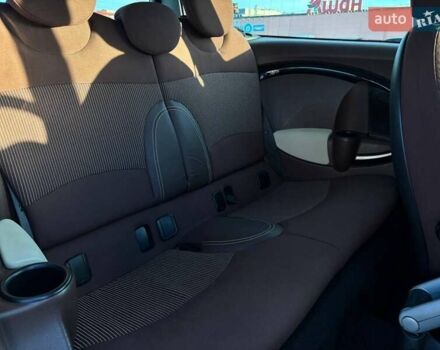 Білий Міні Клубмен, об'ємом двигуна 1.56 л та пробігом 324 тис. км за 9000 $, фото 16 на Automoto.ua