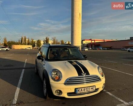 Білий Міні Клубмен, об'ємом двигуна 1.56 л та пробігом 324 тис. км за 9000 $, фото 9 на Automoto.ua