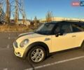 Белый Мини Клабмен, объемом двигателя 1.56 л и пробегом 327 тыс. км за 8199 $, фото 1 на Automoto.ua
