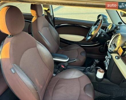 Білий Міні Клубмен, об'ємом двигуна 1.56 л та пробігом 324 тис. км за 9000 $, фото 22 на Automoto.ua