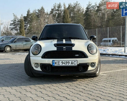 Білий Міні Клубмен, об'ємом двигуна 1.6 л та пробігом 139 тис. км за 8000 $, фото 1 на Automoto.ua