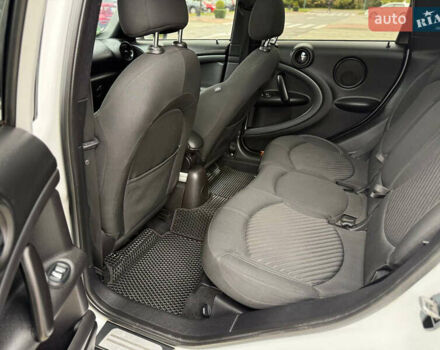 Белый Мини Клабмен, объемом двигателя 2 л и пробегом 209 тыс. км за 12999 $, фото 18 на Automoto.ua