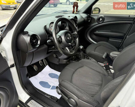 Белый Мини Клабмен, объемом двигателя 2 л и пробегом 209 тыс. км за 12999 $, фото 26 на Automoto.ua