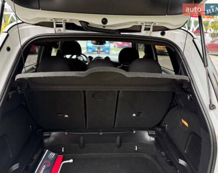 Белый Мини Клабмен, объемом двигателя 2 л и пробегом 209 тыс. км за 12999 $, фото 11 на Automoto.ua