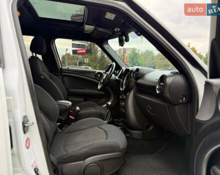 Белый Мини Клабмен, объемом двигателя 2 л и пробегом 209 тыс. км за 12999 $, фото 25 на Automoto.ua