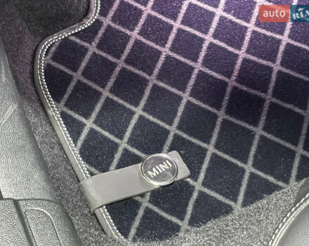 Белый Мини Клабмен, объемом двигателя 2 л и пробегом 70 тыс. км за 22000 $, фото 15 на Automoto.ua