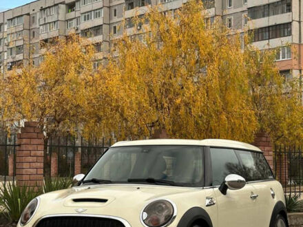 Білий Міні Клубмен, об'ємом двигуна 1.6 л та пробігом 198 тис. км за 7500 $, фото 1 на Automoto.ua