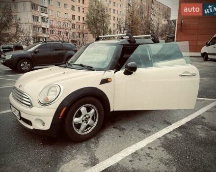 Белый Мини Клабмен, объемом двигателя 1.6 л и пробегом 117 тыс. км за 7800 $, фото 1 на Automoto.ua
