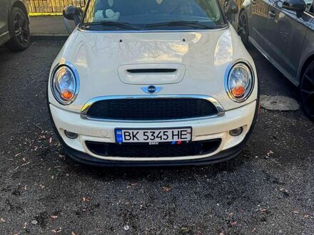 Білий Міні Клубмен, об'ємом двигуна 1.6 л та пробігом 105 тис. км за 8000 $, фото 1 на Automoto.ua