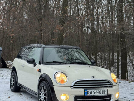 Білий Міні Клубмен, об'ємом двигуна 2 л та пробігом 235 тис. км за 8499 $, фото 1 на Automoto.ua