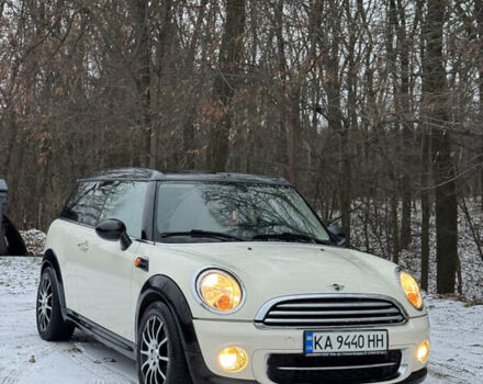 Білий Міні Клубмен, об'ємом двигуна 2 л та пробігом 235 тис. км за 8499 $, фото 1 на Automoto.ua