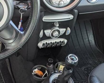 Красный Мини Клабмен, объемом двигателя 1.56 л и пробегом 235 тыс. км за 7800 $, фото 6 на Automoto.ua