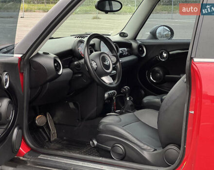 Красный Мини Клабмен, объемом двигателя 1.6 л и пробегом 161 тыс. км за 6900 $, фото 11 на Automoto.ua