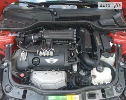 Червоний Міні Clubman, об'ємом двигуна 1.6 л та пробігом 242 тис. км за 8000 $, фото 4 на Automoto.ua