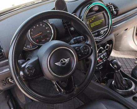 Красный Мини Клабмен, объемом двигателя 1.5 л и пробегом 161 тыс. км за 11900 $, фото 12 на Automoto.ua