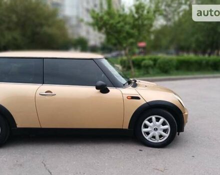 Жовтий Міні Clubman, об'ємом двигуна 1.6 л та пробігом 200 тис. км за 6200 $, фото 3 на Automoto.ua