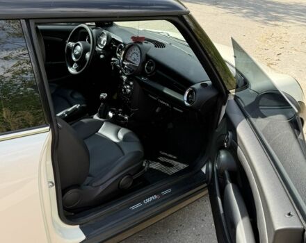 Білий Міні Cooper S, об'ємом двигуна 1.6 л та пробігом 168 тис. км за 6425 $, фото 4 на Automoto.ua