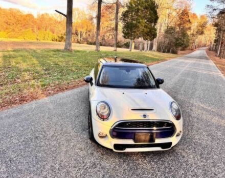 Белый Мини Купер С, объемом двигателя 2 л и пробегом 80 тыс. км за 5000 $, фото 1 на Automoto.ua