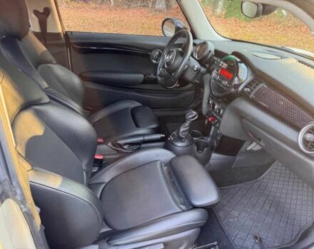 Белый Мини Купер С, объемом двигателя 2 л и пробегом 80 тыс. км за 5000 $, фото 8 на Automoto.ua