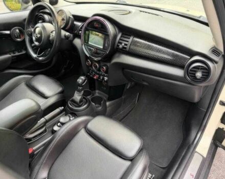 Білий Міні Cooper S, об'ємом двигуна 2 л та пробігом 89 тис. км за 5000 $, фото 10 на Automoto.ua