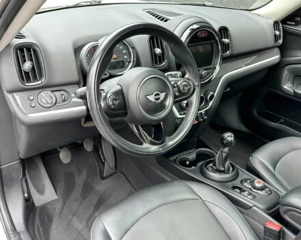 Белый Мини Купер С, объемом двигателя 2 л и пробегом 47 тыс. км за 4100 $, фото 11 на Automoto.ua