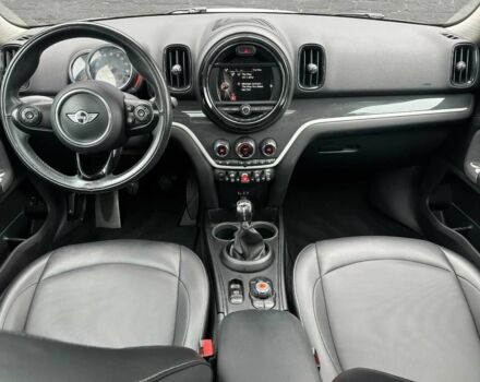 Белый Мини Купер С, объемом двигателя 2 л и пробегом 47 тыс. км за 4100 $, фото 10 на Automoto.ua