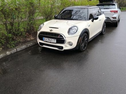 Мини Купер С 2014 в Киеве на Automoto.ua Белый Мини Купер С, объемом двигателя 2 л и пробегом 171 тыс. км за 11500 $, фото 1 на Automoto.ua