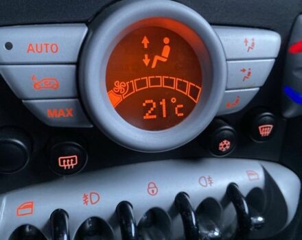 Чорний Міні Cooper S, об'ємом двигуна 1.6 л та пробігом 193 тис. км за 6500 $, фото 7 на Automoto.ua